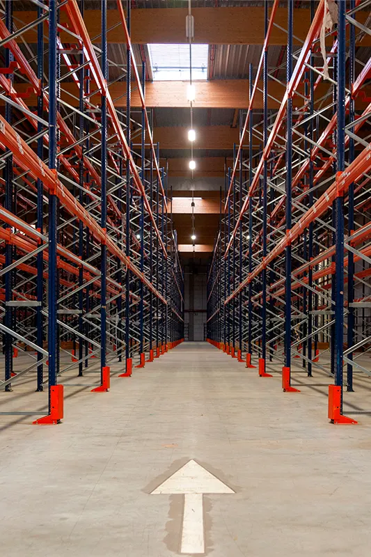 Vista vertical de sistema de almacenamiento en Valladolid